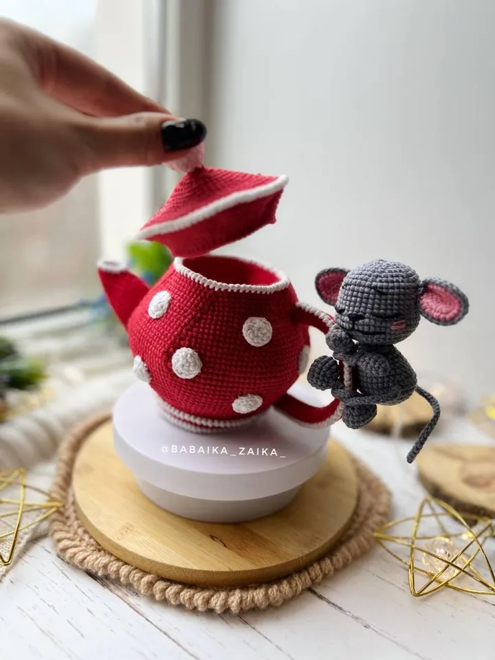 PDF Crochet Pattern Mouse in the Teapot, Amigurumi Decor pattern, Crochet mouse, Cute mouse, Pattern House, Crochet tea house