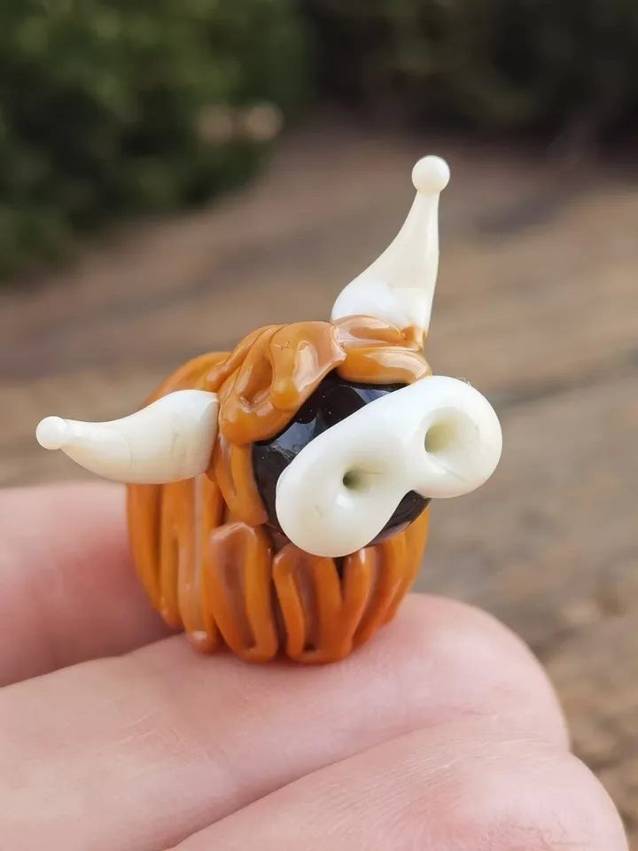 Highland cow Christmas figurine GLASS FIGURINES Cow figurine Glass cow Miniature cow tiny cow Tiny glass animals Farm animals Terrarium