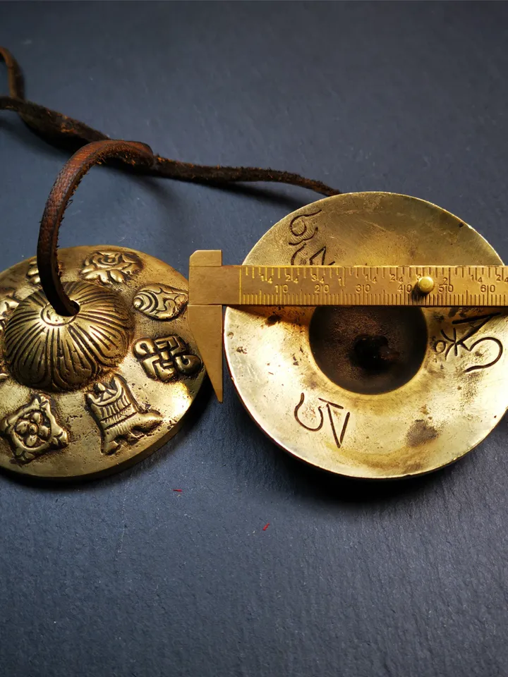 Gandhanra 7.4cm Tibetan Cymbals,Tingsha Bell,Buddhism Ritual Implement,Handmade in Nepal,Astamangal Pattern