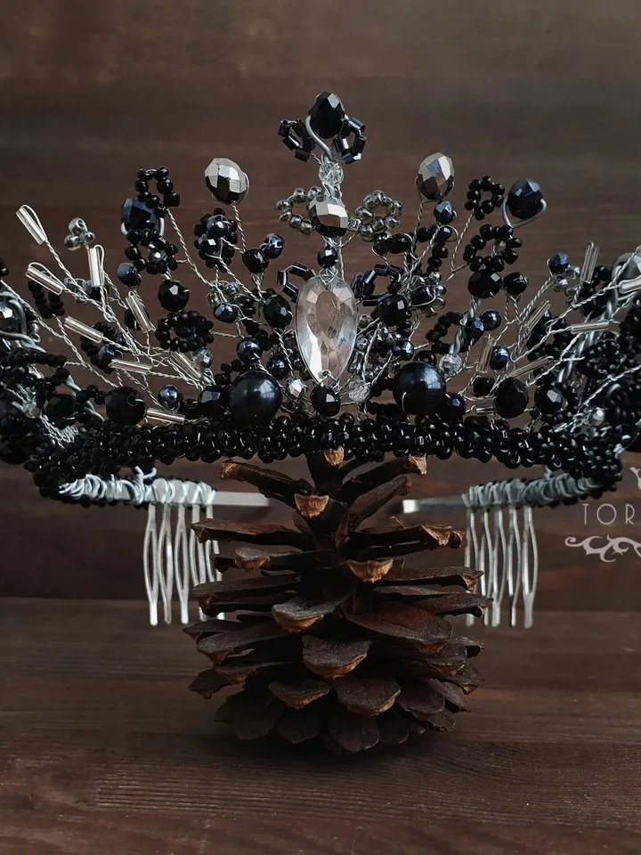 Black crown, Black tiara, Halloween headpiece, Black diadem, Halloween crown,Gothic headpiece, Gothic crown, Halloween