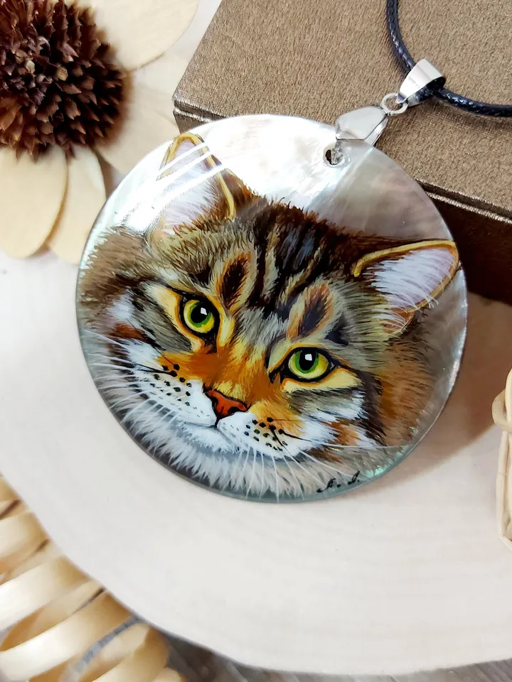 Russian Beautiful Pendant Mother-of-pearl"Red Cat", miniature Hand-painted, Gifts for the new year, Gift for her, Fedoskino Abalone shell