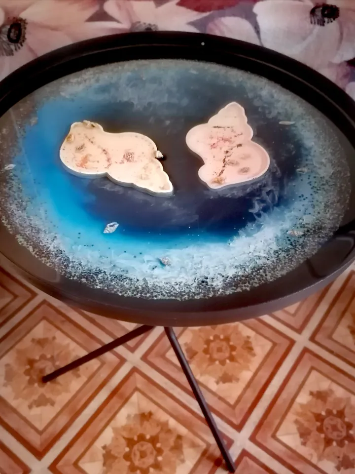 Столик ручной работы
