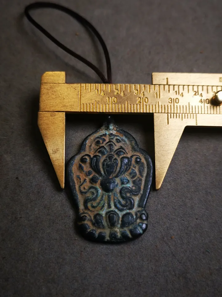 Gandhanra Antique Lotus Amulet Badge,Tibetan Buddhist Protective Amulet Pendant,Made of Thokcha