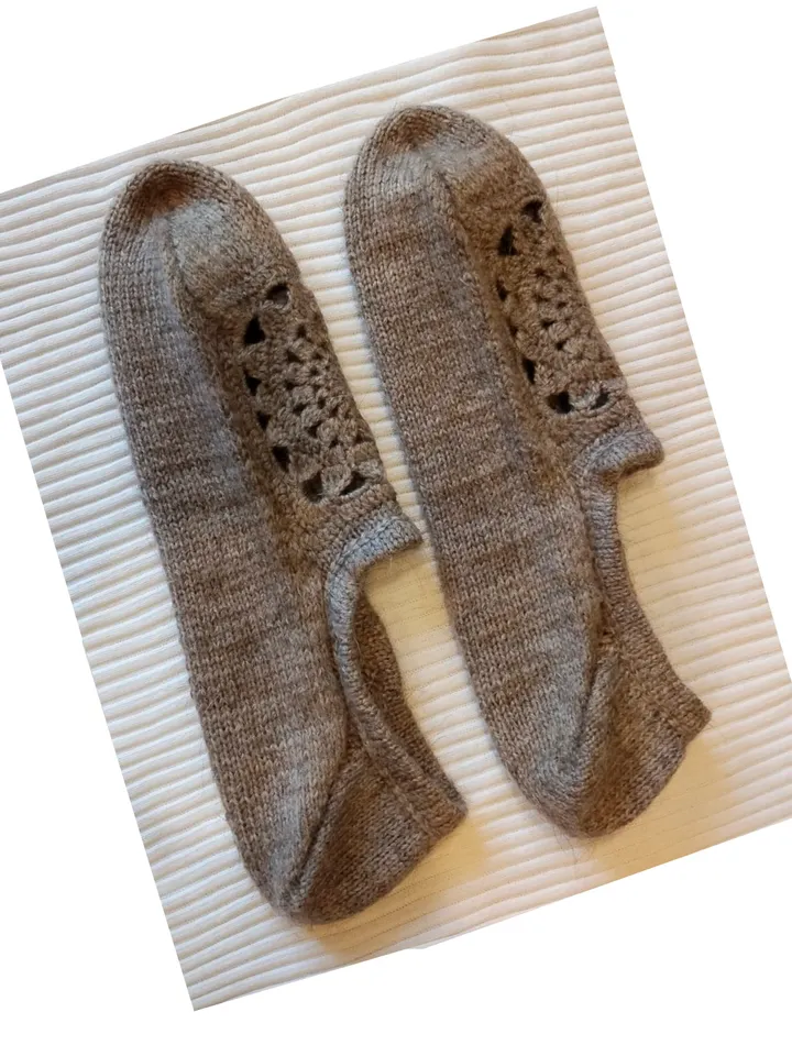 Knitted footprints, short slipper socks