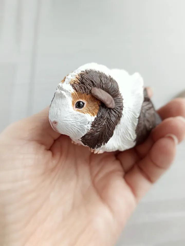 Custom fluffy guinea pig figure