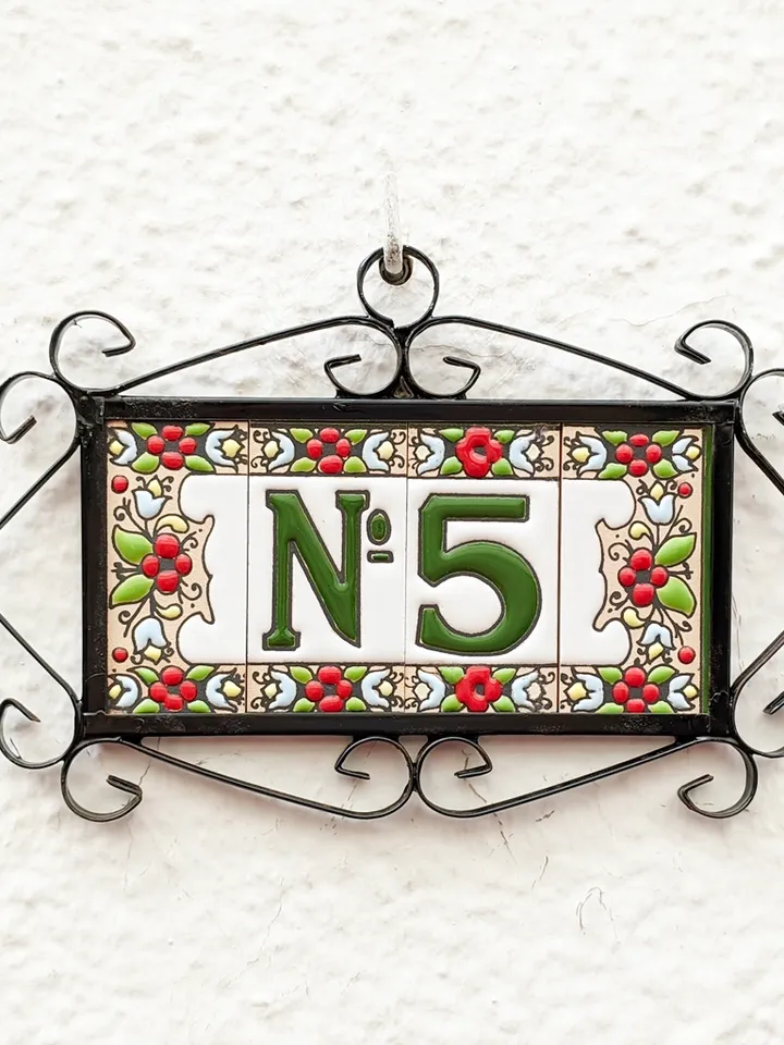 Ceramic letters and numbers 7.5cm. (3") for the wall - Hand-glazed in Spain - "ESCUDILLER-Verde" models - Ceramic letters number -