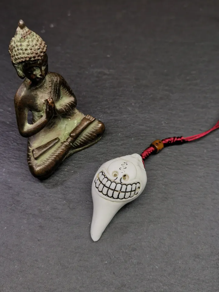 Gandhanra Tibetan Buddhism Amulet,Hand Carved White Conch Shell Shankha with Skull Citipati Symbol,Tibetan Ritual Implement - 2.2&quot; × 1.14&quot;