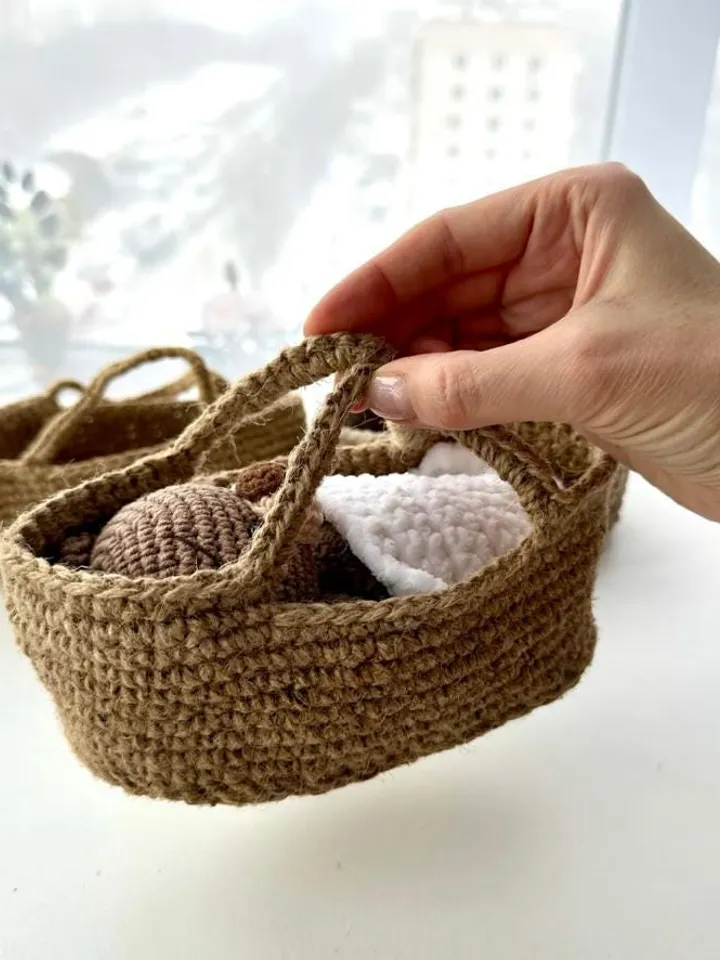 Crochet pattern Jute basket for toys - pattern baby carrier - jude cradle - English Pdf tutorial