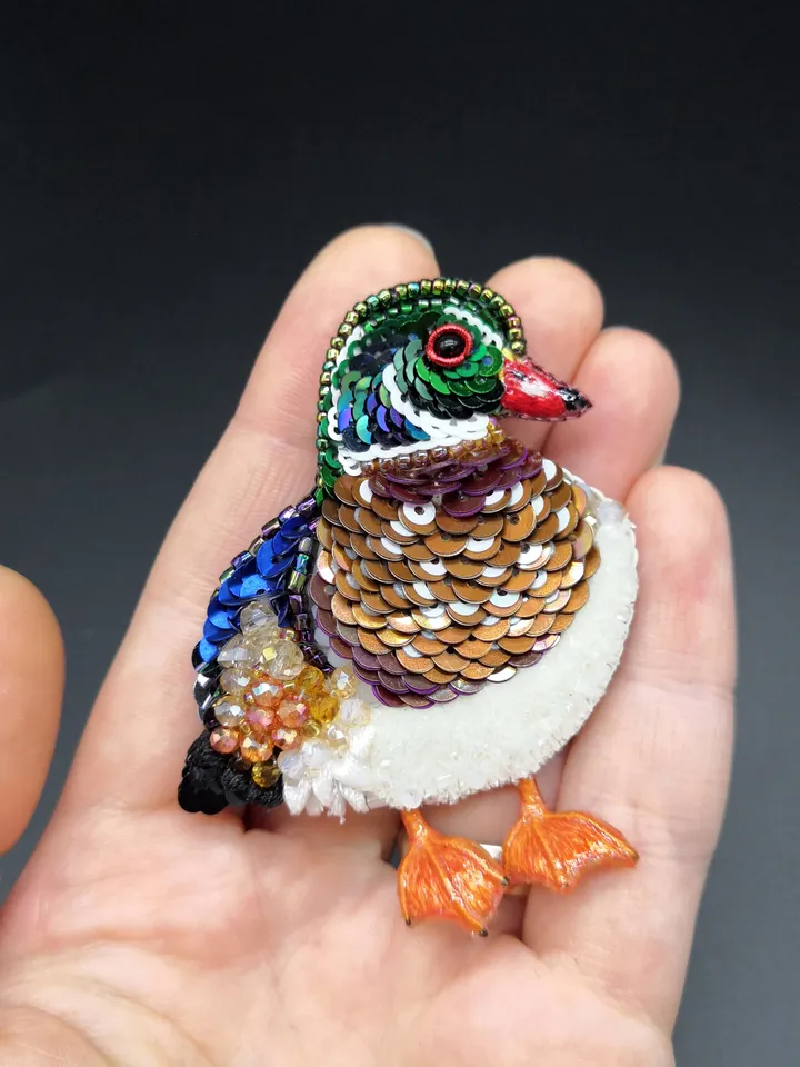 Duck brooch made of beads