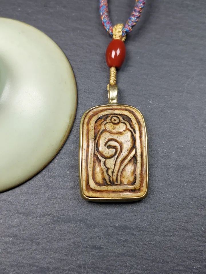 Gandhanra Old Tibetan Buddhism Kapala Amulet,Conch Shell Shankha Pendant ,46mm × 25mm