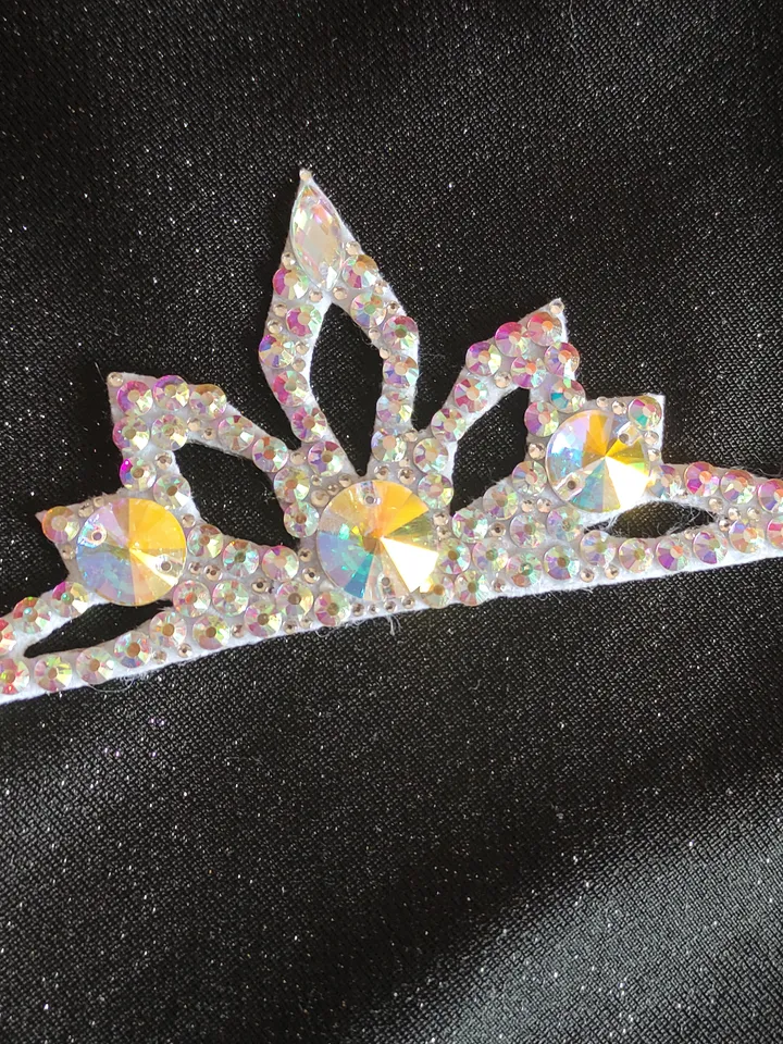 Felt diadem for rhythmic gymnastics