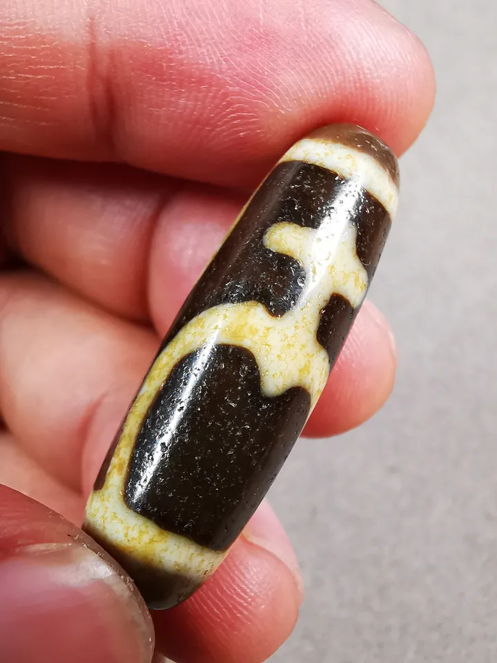 Gandhanra Tibetan Longevity Treasure Vase Dzi Bead,Tibetan Chung,Wealth Amulet,Small Size 36*11 mm