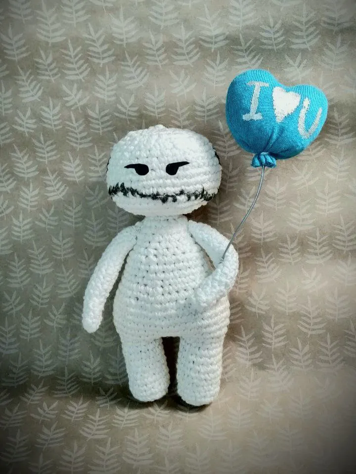 A Meaningful Gift for Your Loved Ones -Crocheted Zombie Doll with Balloon I love u