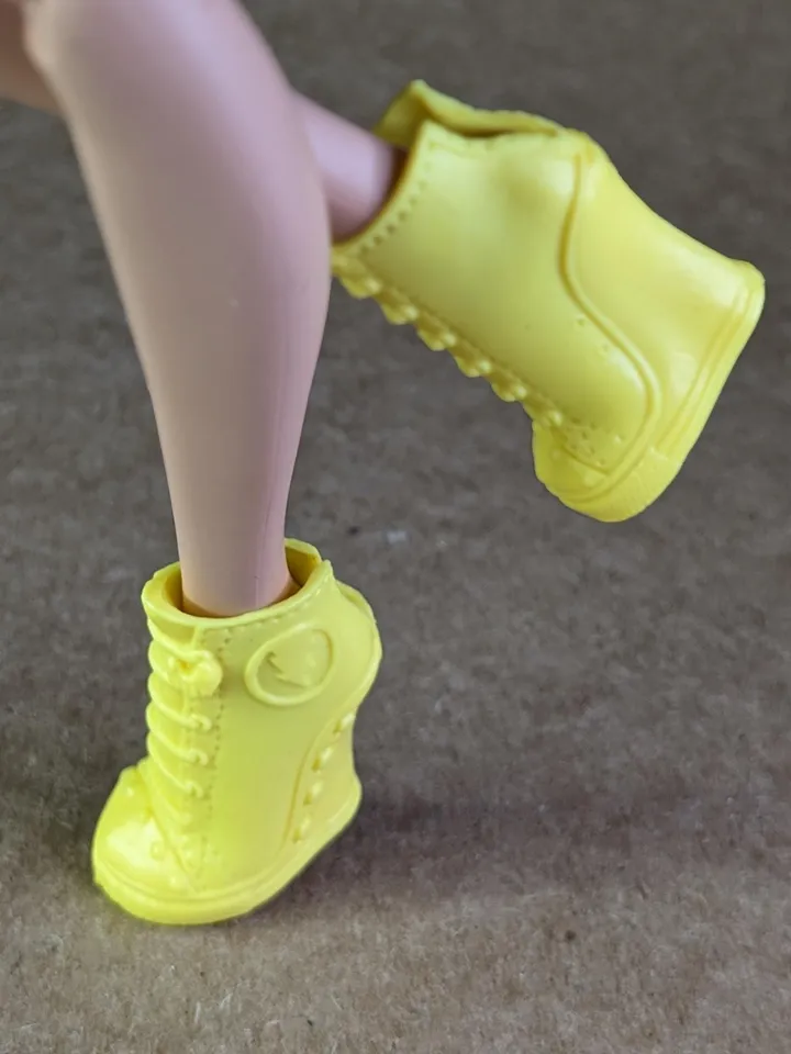 Yellow wedge heel boots for 11 inch female dolls (MH g1, g2 or EAH)