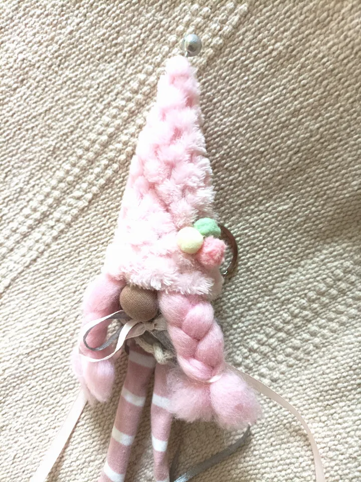 Spring gnome keychain
