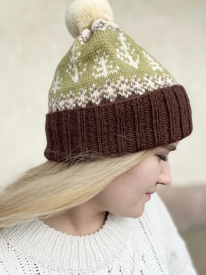 Warm pompom hat