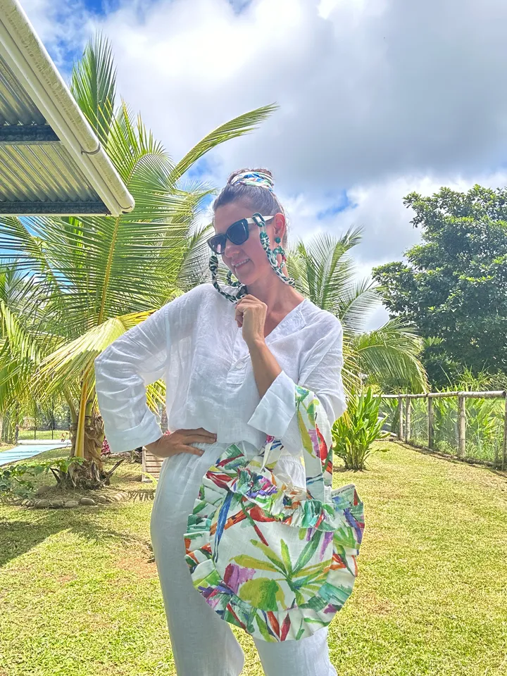 **Summer bag**

A summer bag is a stylish and practical accessory that is perfect for warm weather. It is usually made of lightweight materials such as cotton, linen, or straw, which allow air to circulate and keep you cool.

There are many different styl