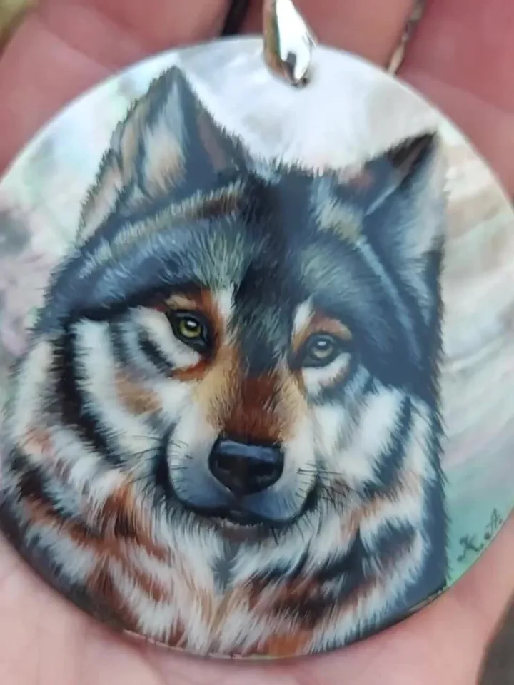 Miniature Hand Painted Beautiful Pearl Wolf Pendant Mother of Pearl Russian Necklace Magic Painting Fine Art Jewelry Fedoskino
