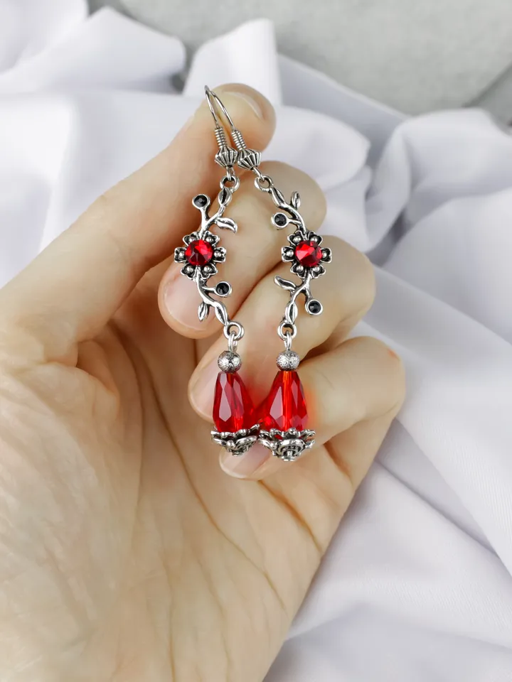 Red Swarovski Gothic Jewelry Set - Vintage Fantasy Necklace & Earrings