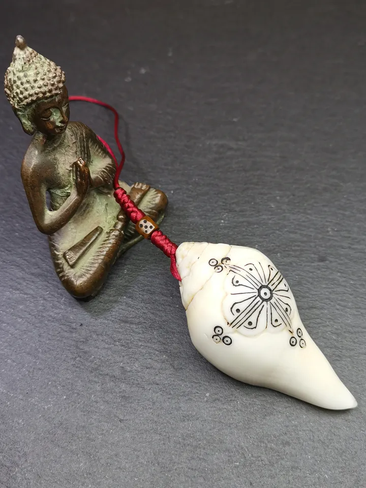 Gandhanra Tibetan Buddhism Amulet,Hand Carved White Conch Shankha with Mandala Flower Pattern,Tibetan Ritual Implement