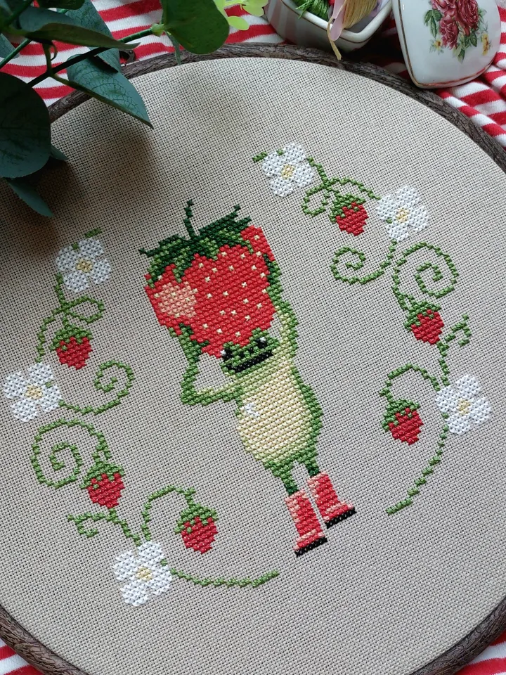 Motty Traveler Frog and The Tasty burden cross stitch pattern