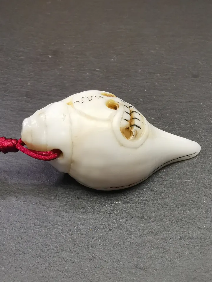 Gandhanra Tibetan Buddhism Amulet,Hand Carved White Conch Shell Shankha with Skull Citipati Symbol,Tibetan Ritual Implement - 2.36&quot; × 1.18&quot;