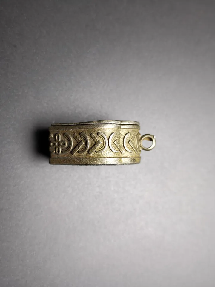 Gandhanra Antique Handmade Gau Ghau Shrine, Je Tsongkhapa,Losang Drakpa,Je Rinpoche,Mini Tibetan Buddhist Altar Amulet Pendant