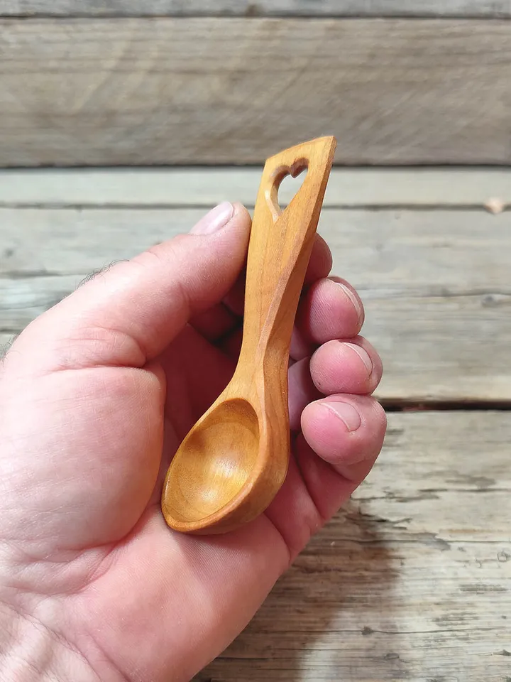 9th anniversary willow gift, Handmade willow ninth anniversary gift, Willow measuring spoon, Heart handle coffee scoop