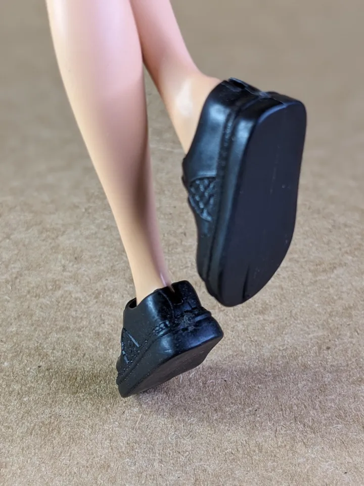 Black flat school shoes for 10.5 inch female dolls (MH, EAH)