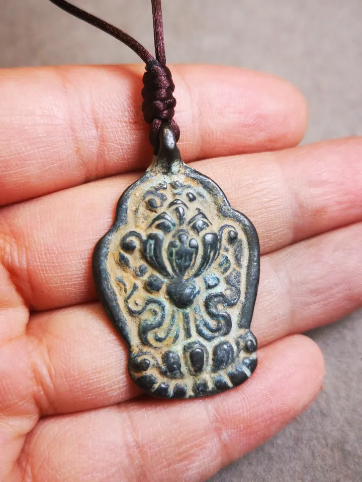 Gandhanra Antique Lotus Amulet Badge,Tibetan Buddhist Protective Amulet Pendant,Made of Thokcha