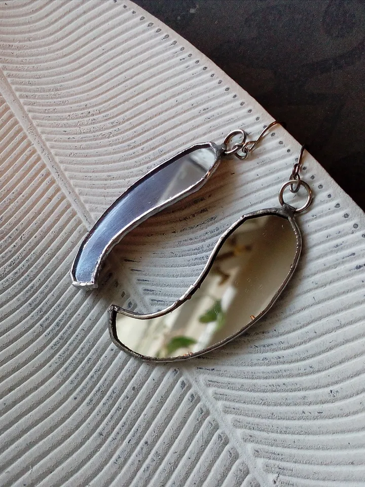 Wavy mirror earring, simple stained glass, Pepper earrings, glass earrings, kawaii earrings, Dangle earrings