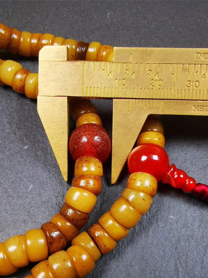 Gandhanra Old Tibetan 108 Yak Bone Mala,Bevel Cut Prayer Beads Necklace,Rosary Beads for Meditation,Diameter 0.32&quot;, Circumference 20&quot;