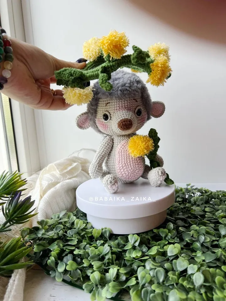 PDF Crochet Pattern Hedgehog in a Dandelions, Amigurumi pattern, Crochet Cute Funny Animal, Forest animal, Realistic amigurumi pattern