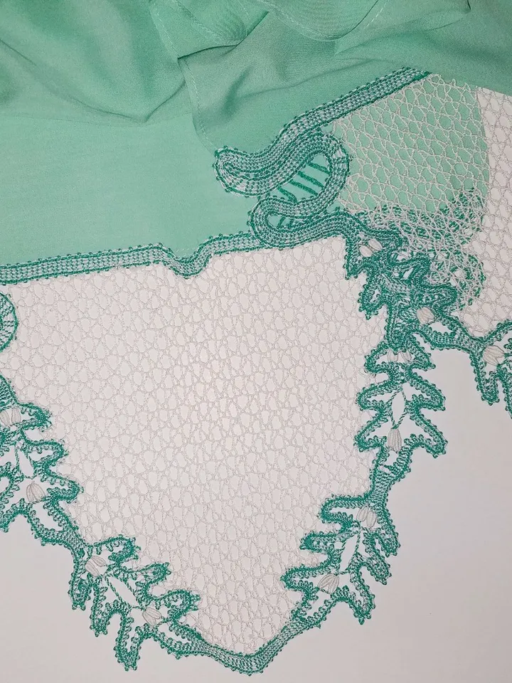 Green lace scarf pattern. Gift for women. Lace on bobbins.