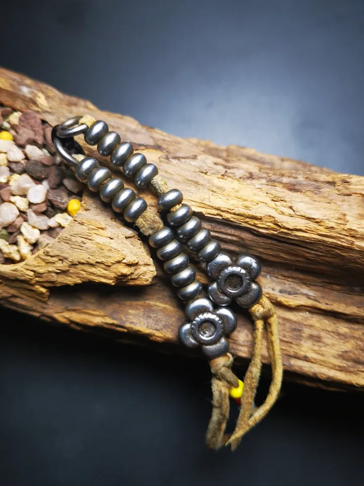 Gandhanra Handmade Tibetan Buddhist Mala Counters,Prayer Bead Counters,with Flower Pendant,Made of Cold Iron