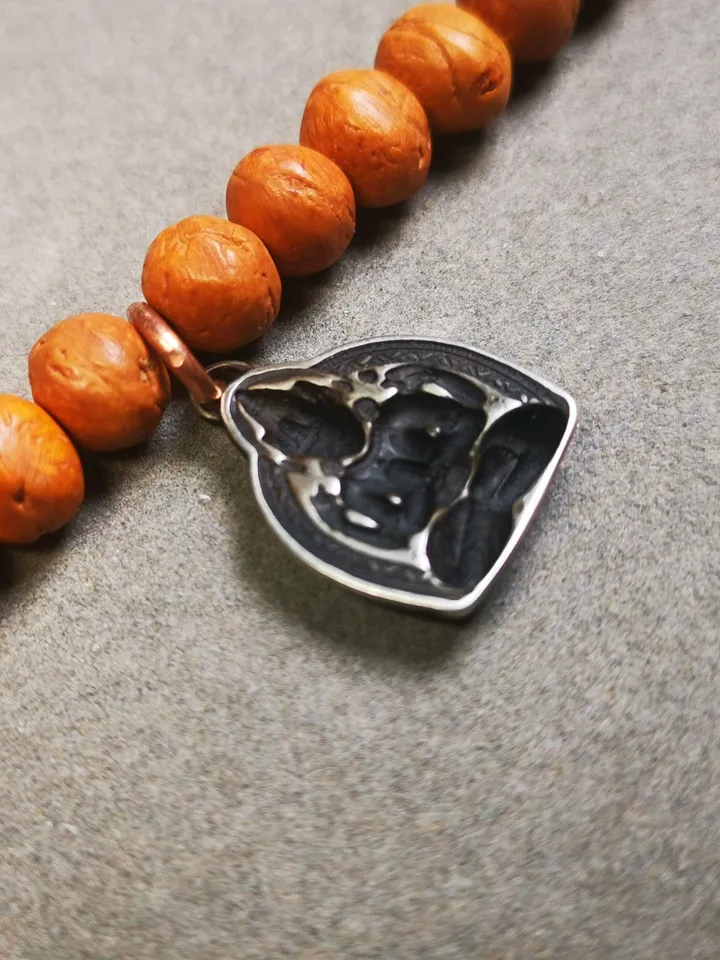 Gandhanra Handmade Tibetan Mala Pendant,Small Chenrezig Amulet for Prayer Beads,Bag Hanging,0.87&quot; × 0.67&quot;