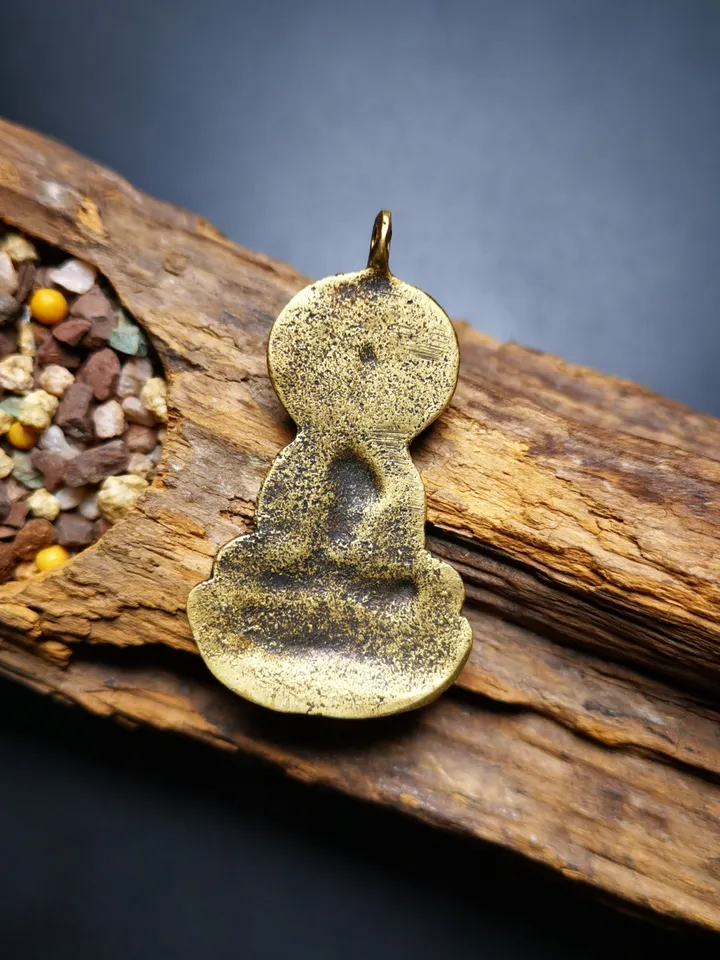 Gandhanra Antique Tibetan Buddhist Amulet Pendant,Bhaisajyaguru,Medicine Buddha,50 Years Old