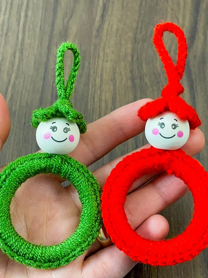 Crochet Christmas Elf Wreath Pattern, DIY Red Ornament PDF, Handmade Holiday Décor Tutorial, Beginner Festive Craft Project
