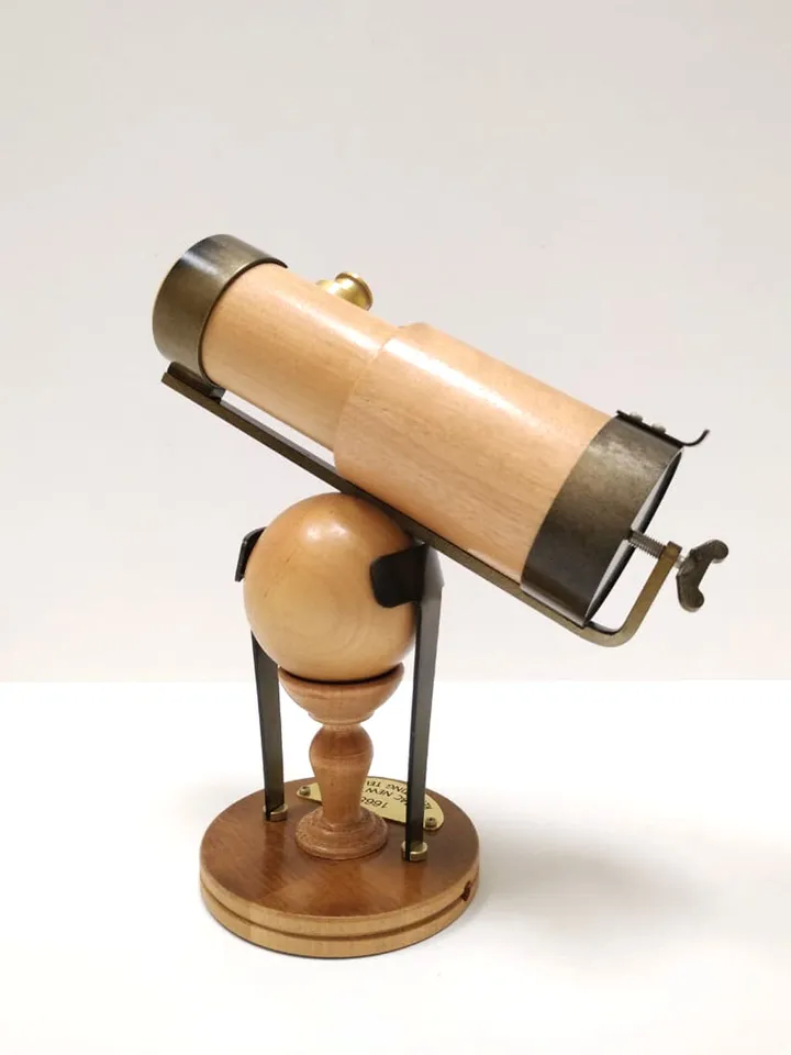 NPZ TAL-35 Isaac Newton Telescope Replica Souvenir SALE