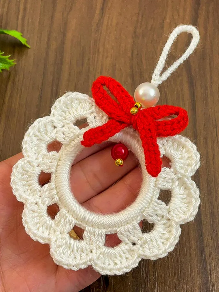 Crochet Christmas Wreath Ornament Pattern, Easy Crochet Holiday Decor PDF, DIY Wreath Ornament Tutorial, Beginner-friendly Crochet Pattern