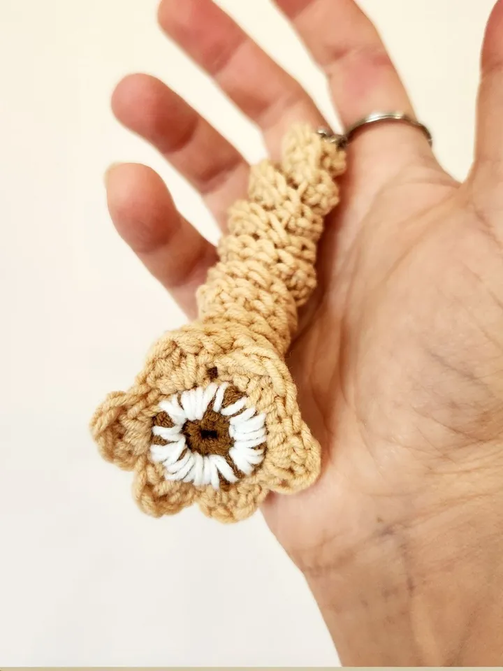 Sandworm Crochet Pattern for Beginners, DIY Keychain & Bag Charms PDF in English, French, German