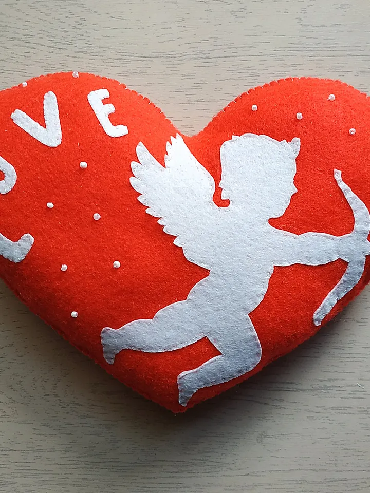Valentines day gift, felt toy, Valentine heart toy, Gift for her, Gift for him, Valentine day decor, Valentine gift