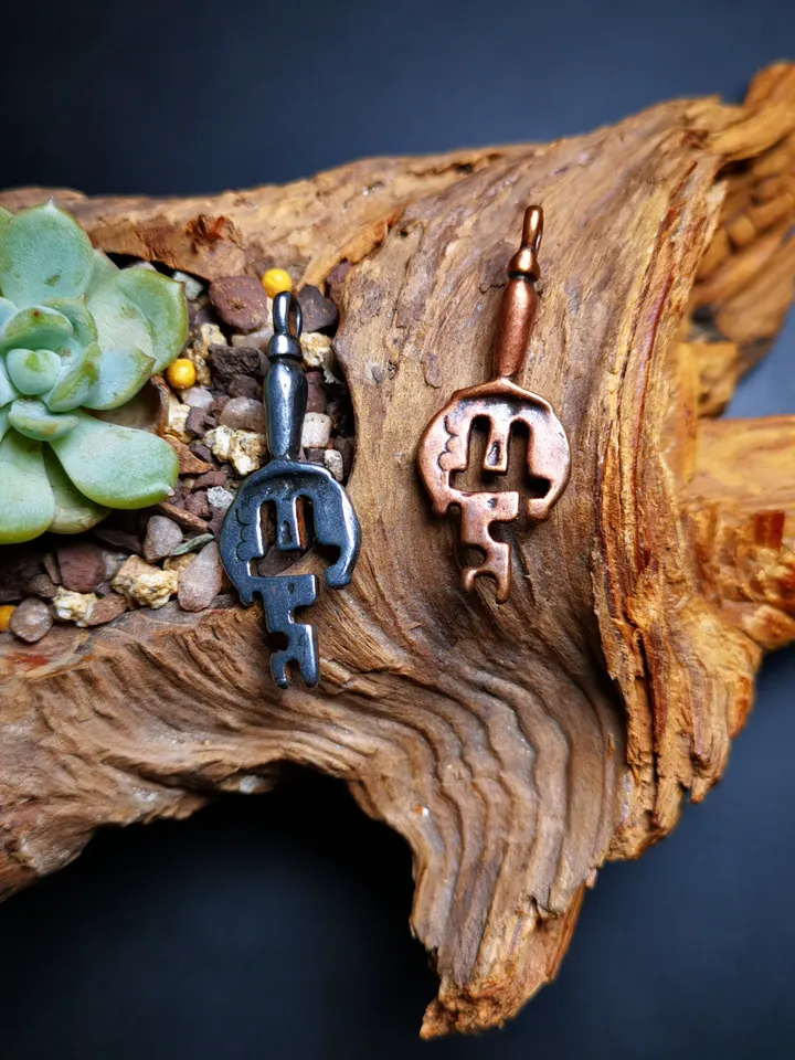 Gandhanra Antique Tibetan Amulet Pendant,The Key of Heart, Trantic Buddhism Dharma, Made of Cold Iron / Brass