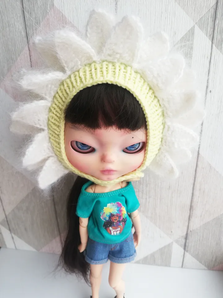 Blythe crochet helmet Chamomile