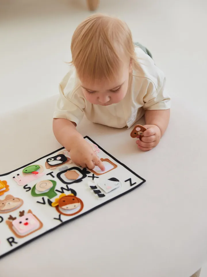 montessori quiet book toddler 1,2 year old, abc felt activity ENGLISH, FRENCH, GERMAN alphabet board, felt animals abc toys, kinderkrama