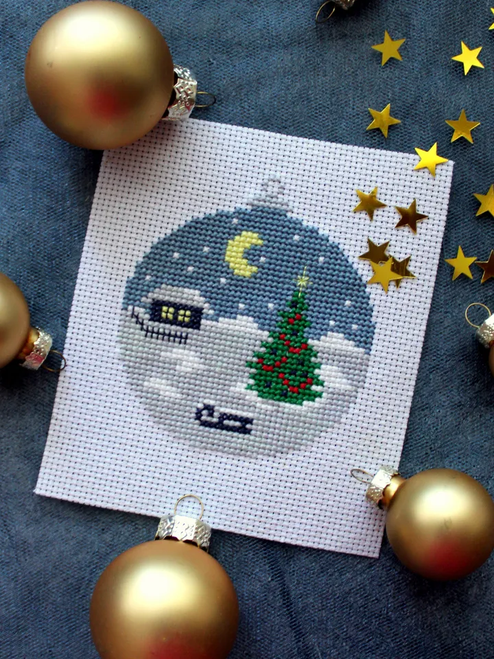 Cross Stitch Pattern PDF – Christmas Ornament with Winter Scene – House, Tree, Moon and Sled