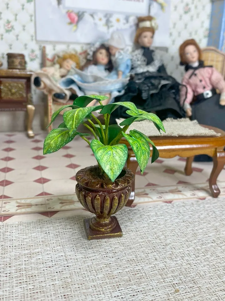 Flower in a flowerpot for a dollhouse. 1:12. handmade. dollhouse miniature. Plants for a doll.