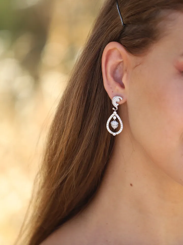 Kate Middleton, Royal Replica Retro Wedding Earrings, Swarovski Crystal Vintage style Statement Bridal Earrings, Gatsby Statement Jewelry