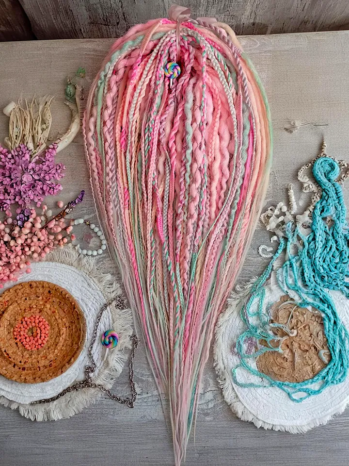 Pink De dreadlocks and braids
