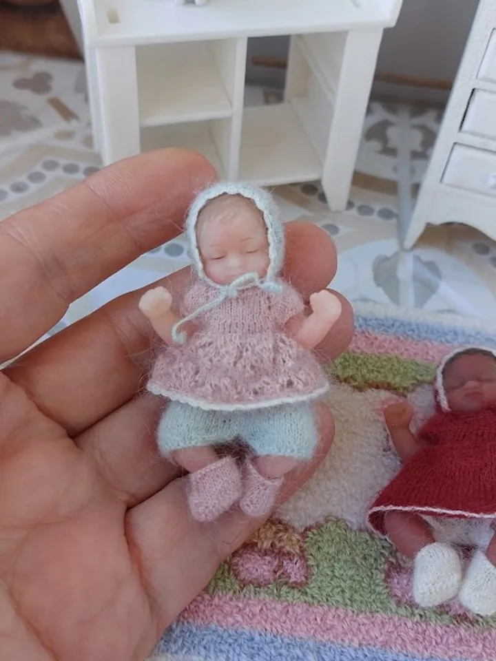 Miniature knit clothes  for ZURU mini baby doll 2,5 inches